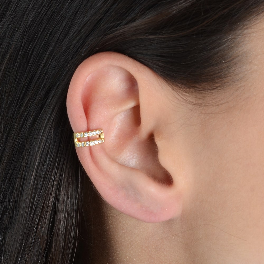 Lab-grown Diamond Ear Cuff in Gold_model