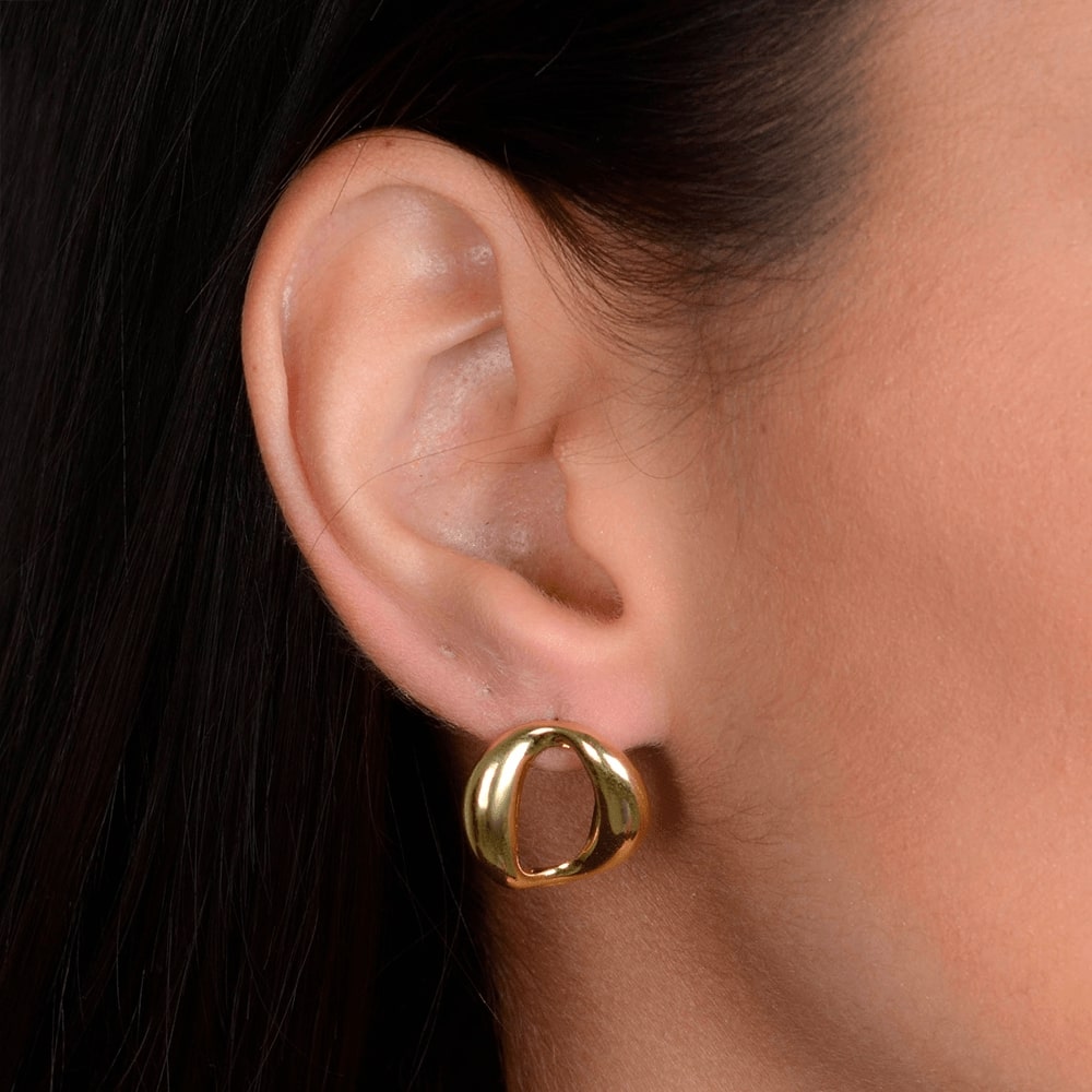 Elo Bangle Earring in Gold_Model