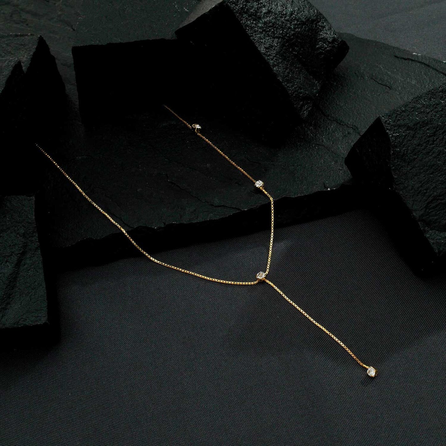 Tie Necklace in Gold_Studio