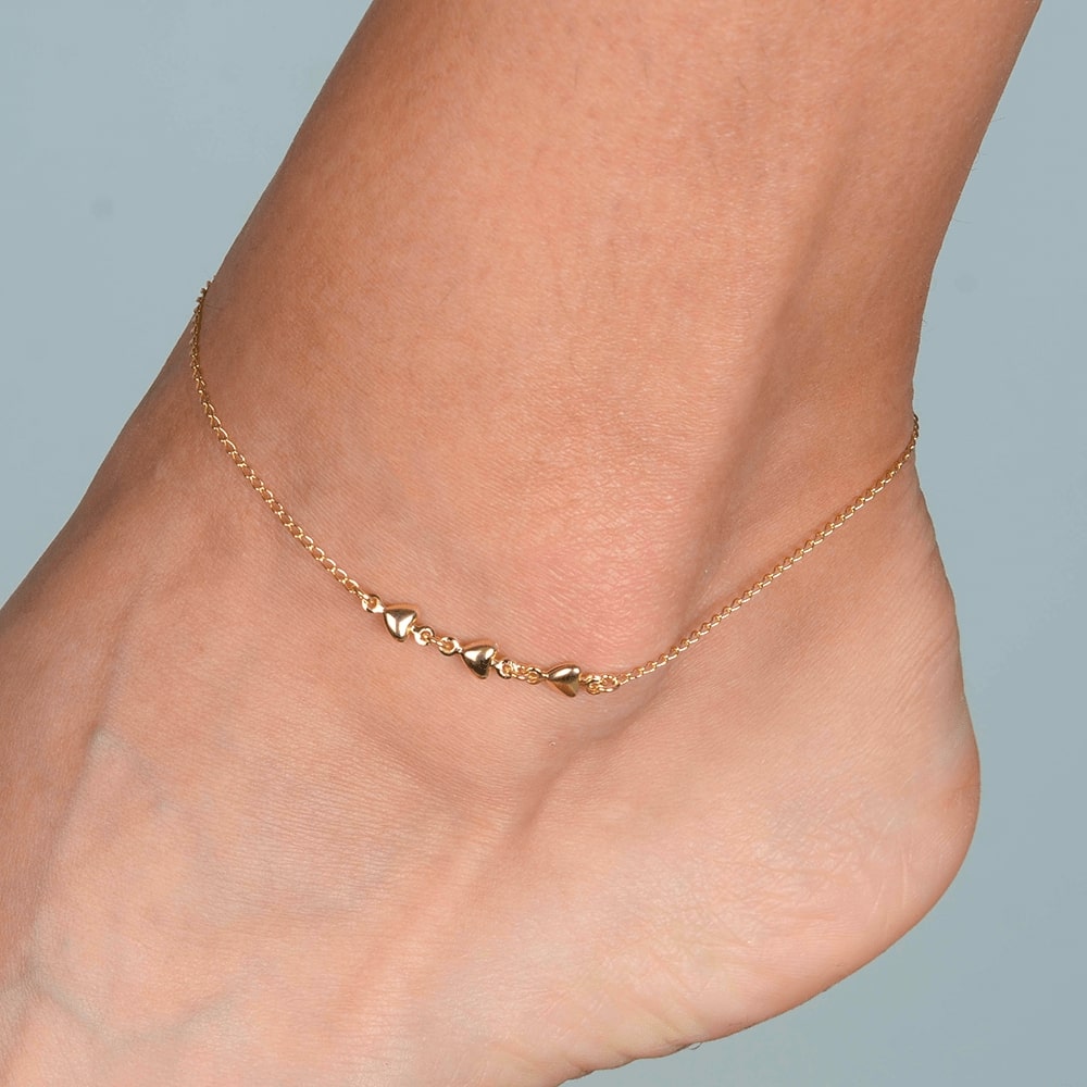 Hearts Chain Anklet in Gold_Model