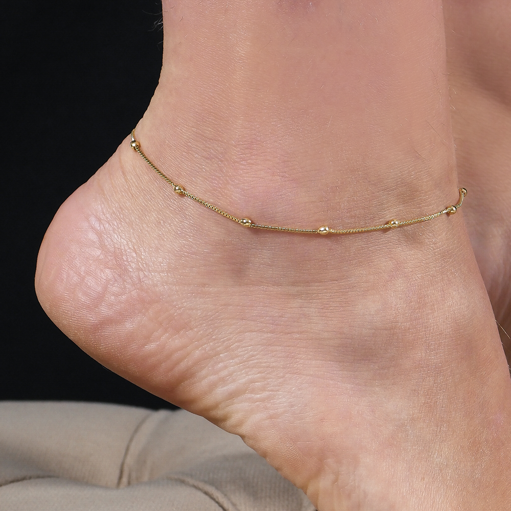 Baubles Chain Anklet in Gold_Model