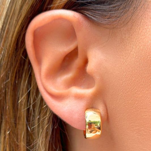 Small Hoop Earring 15mm in Gold